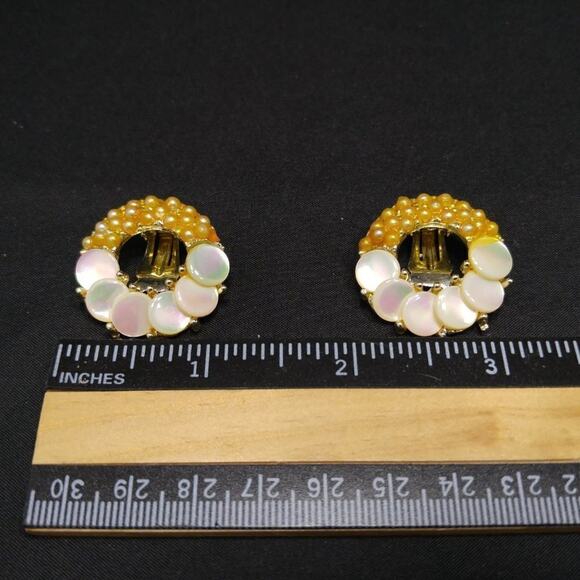 Vintage Mother of Pearl Marhill Clip on Earrings, 1940s, 1 1/8 Inches - Picture 7 of 10